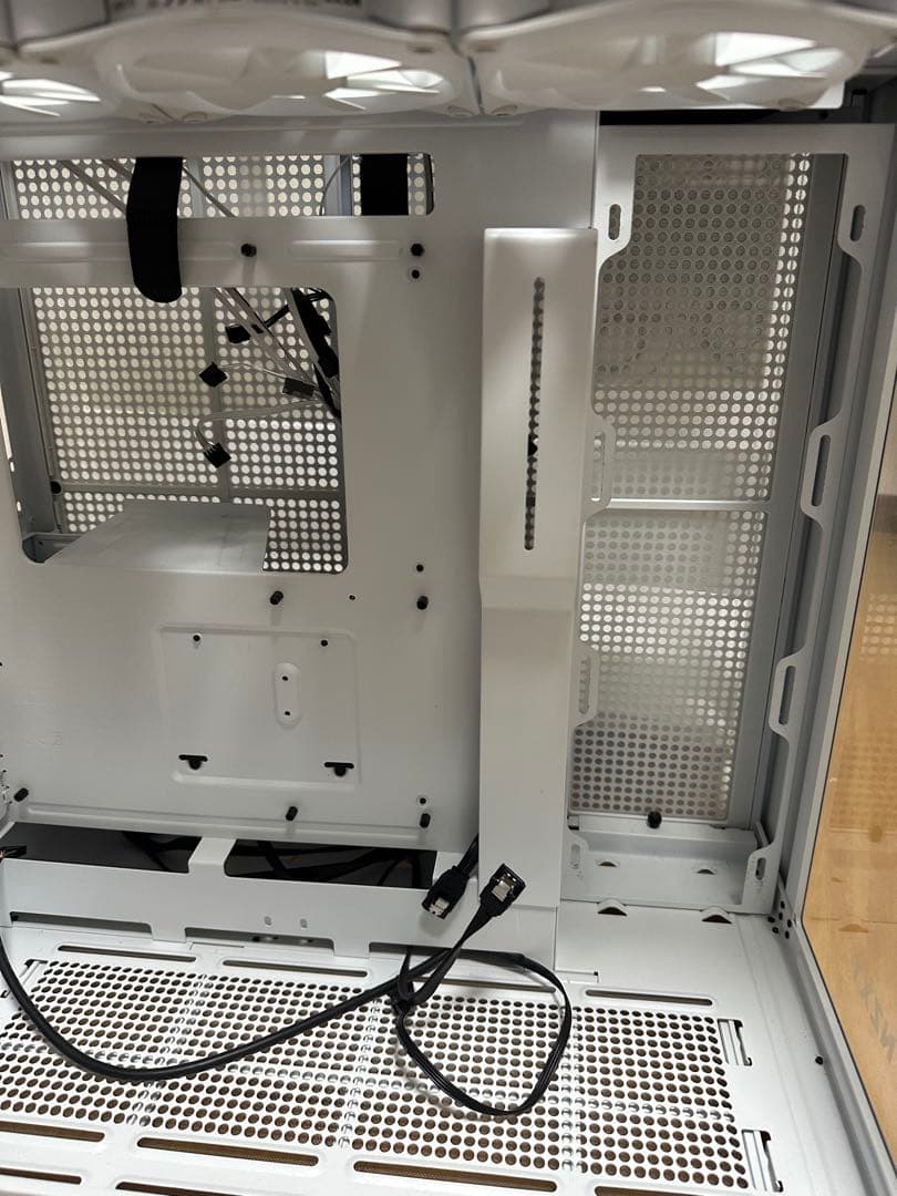 NZXT H9 Elite 2層構造ミドルタワーPCケース 強化ガラスモデル