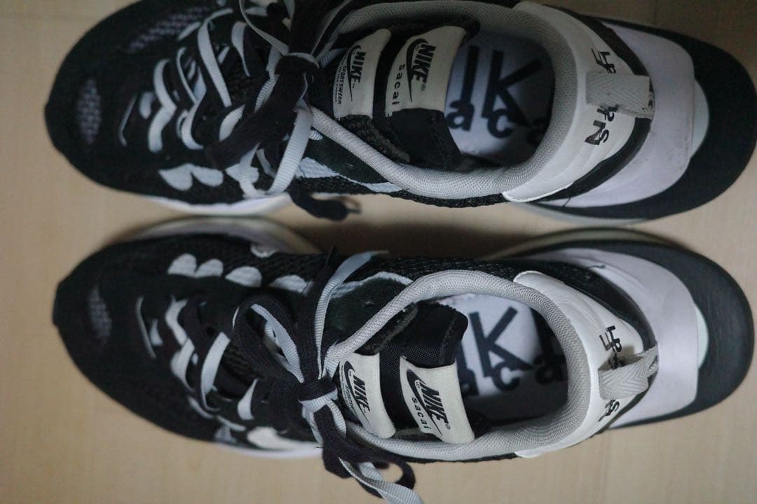 靴 sacai Nike Vapor Waffle Black and White