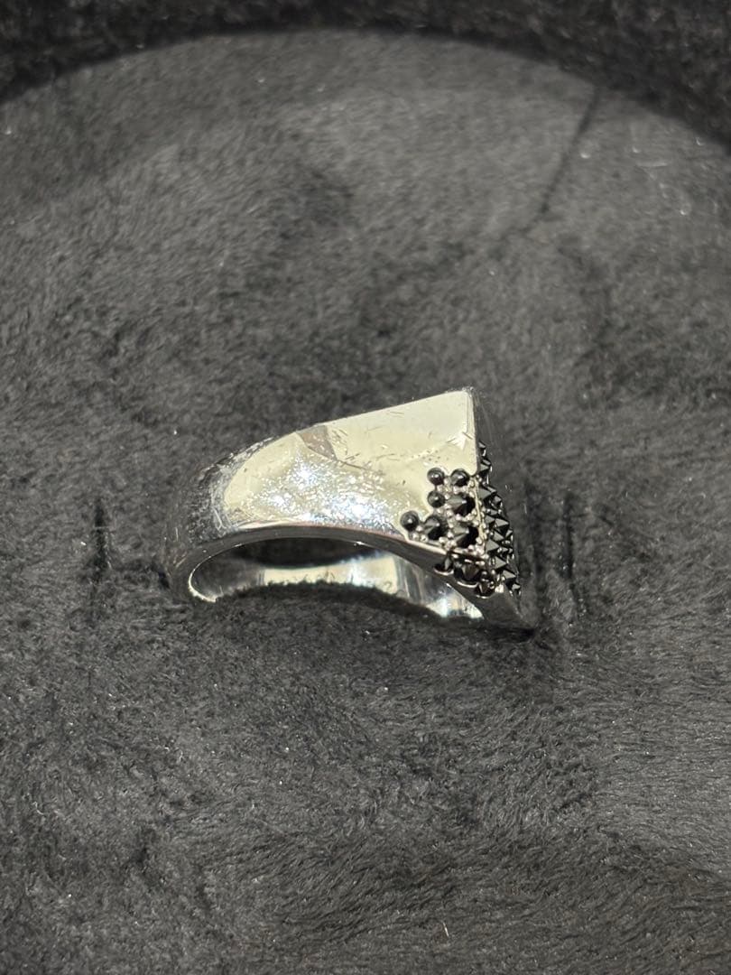 アクセサリー TOM WOOD Cushion Black Molecule Ear Cuff