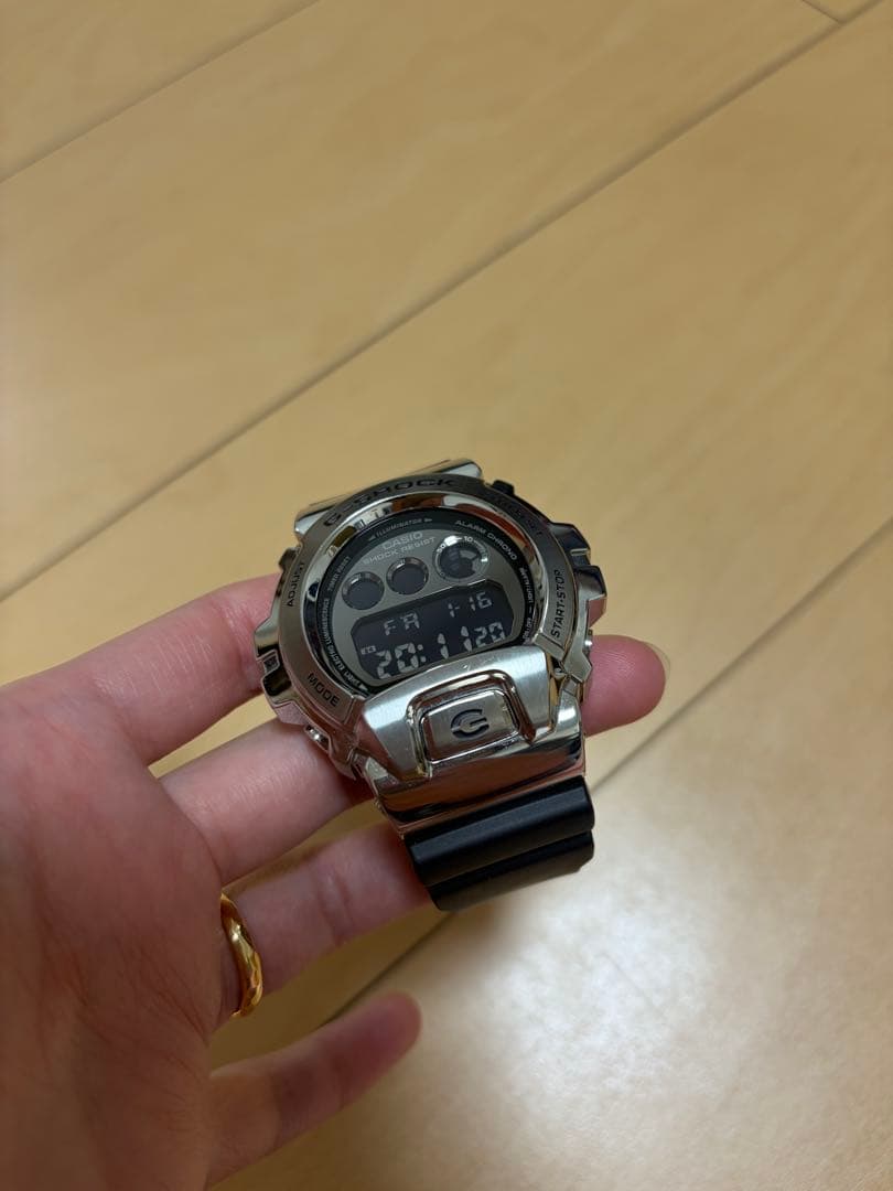 CASIO カシオ　G-SHOCK メタルカバード　GM-6900U-1JF