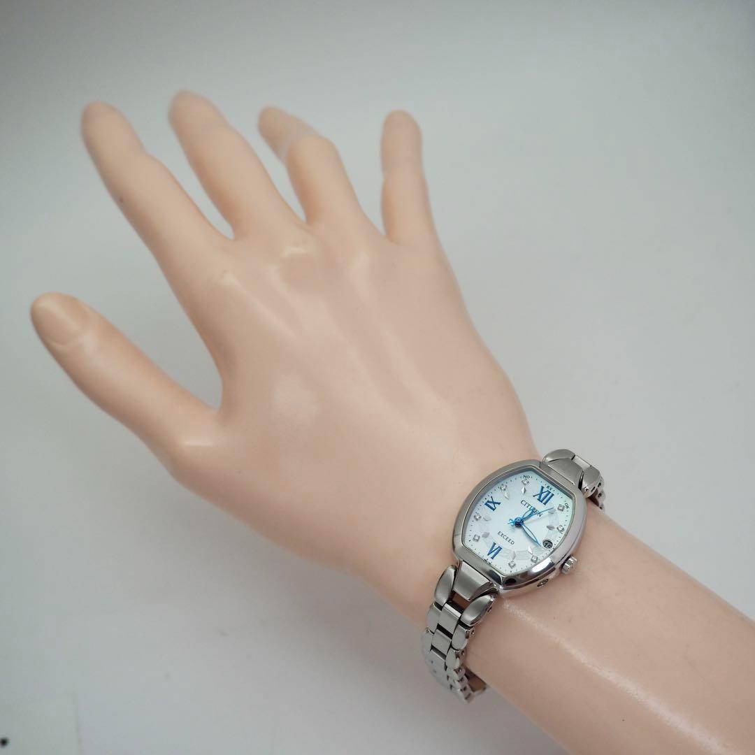 専用705 稼働【美品】　CITIZEN　エクシード　電波ソーラー　チタニウム