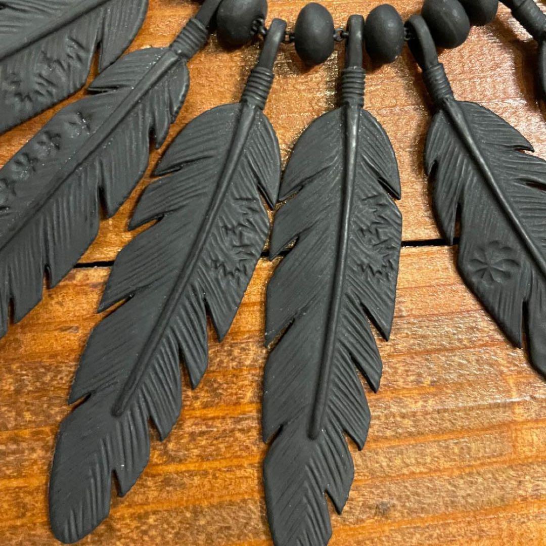 SEA 羽根モチーフ ネックレス ブラック