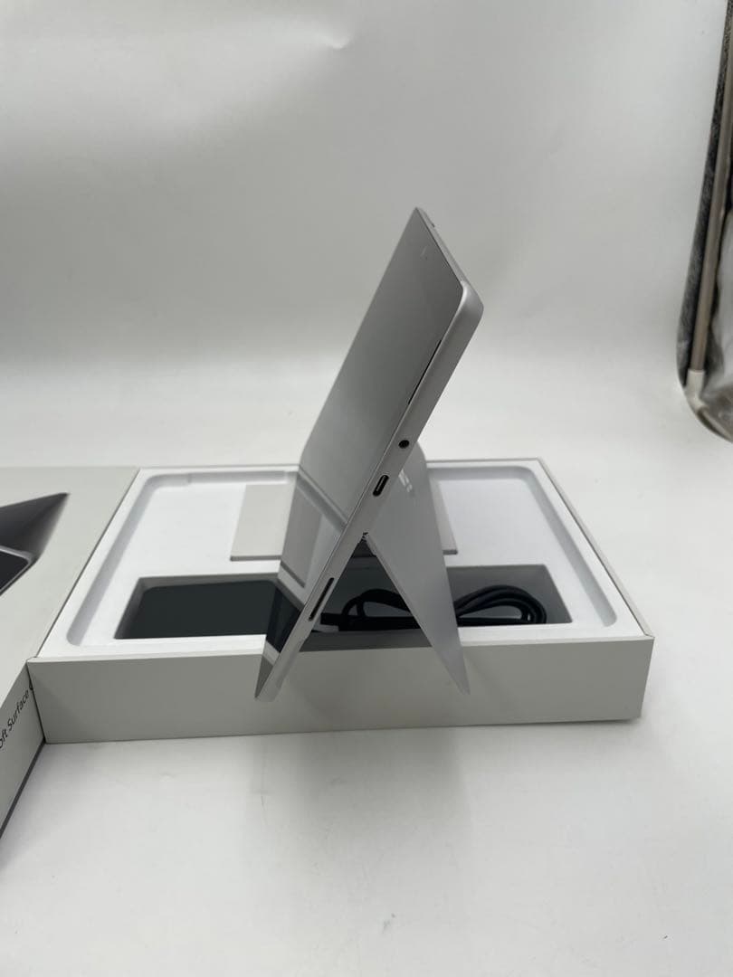 Windowsタブレット本体 Microsoft Surface Go / Model:1824