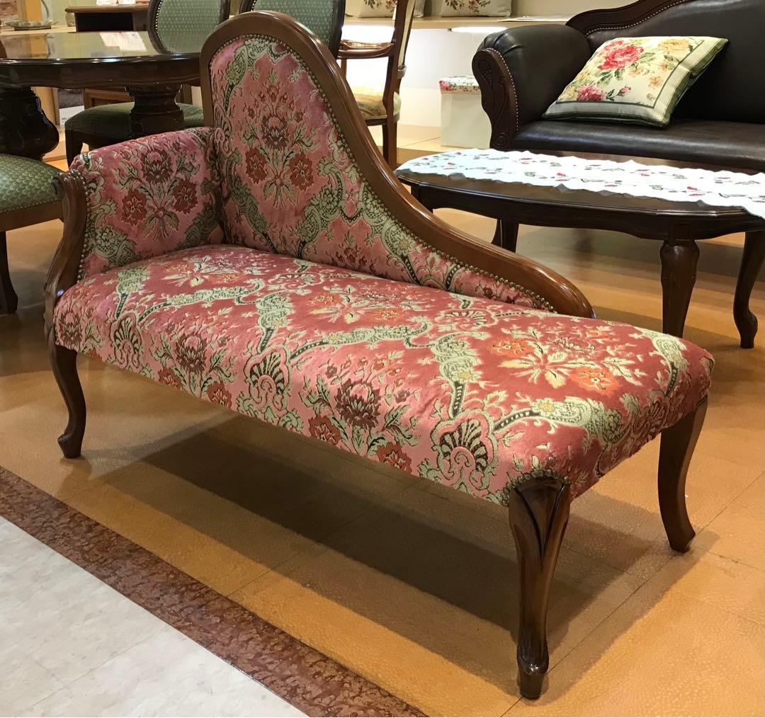 イタリア製　クラシックデザイン カウチソファ