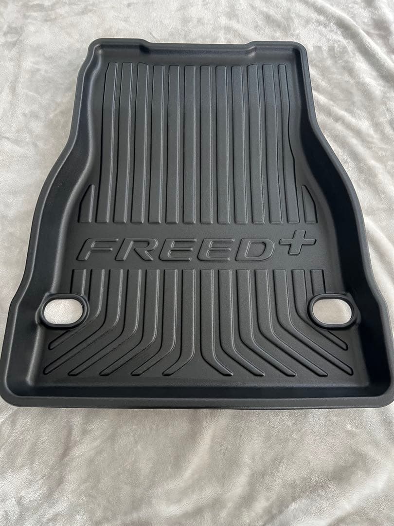 フリード＋　ラゲッジトレイ