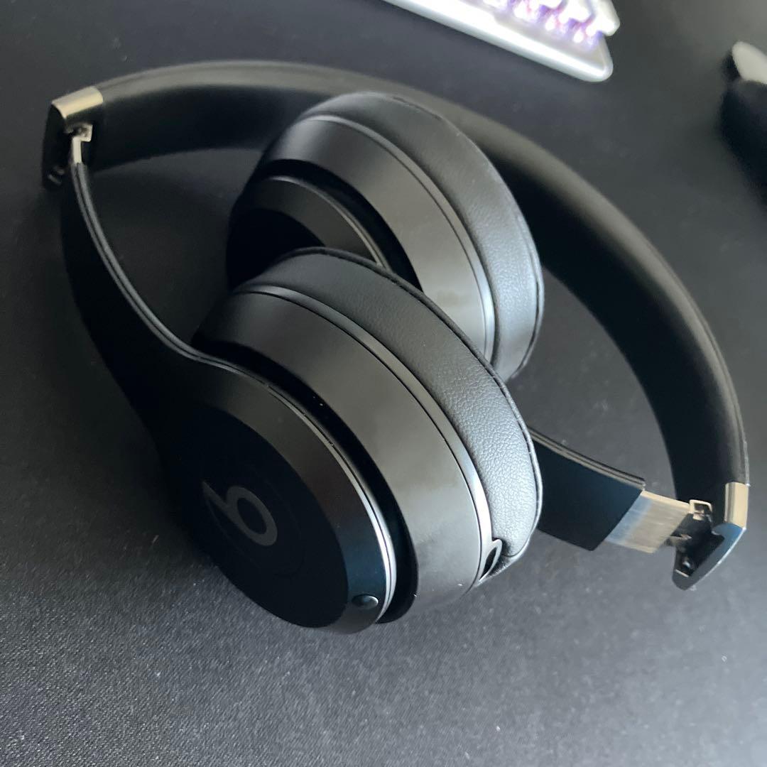 ヘッドホン Beats Solo 4