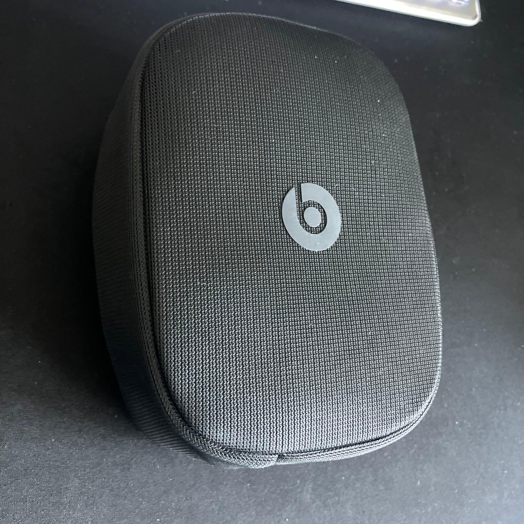 ヘッドホン Beats Solo 4