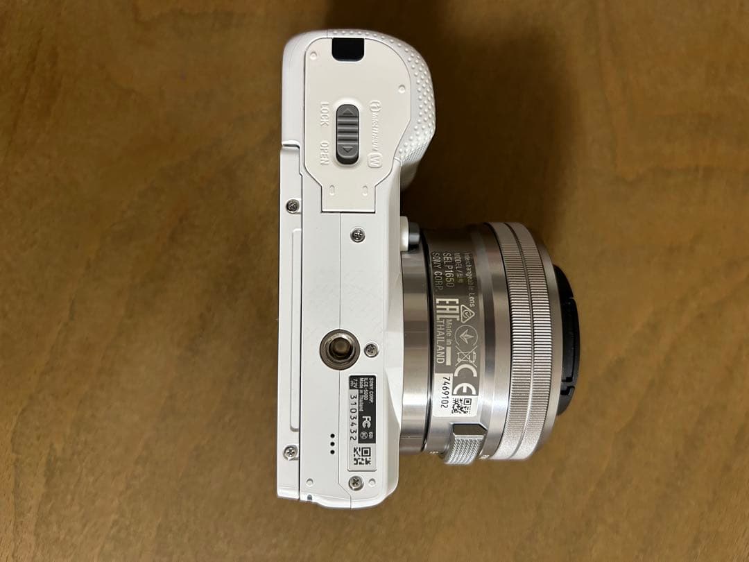 ナ*コ様 【美品】SONY a5000 パワーズームレンズキット ホワイト　本体