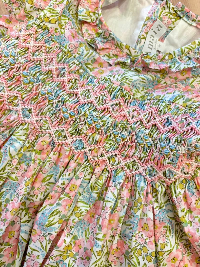 amaia kids アマイアキッズ　リバティ　スモッキング　ワンピース　3y