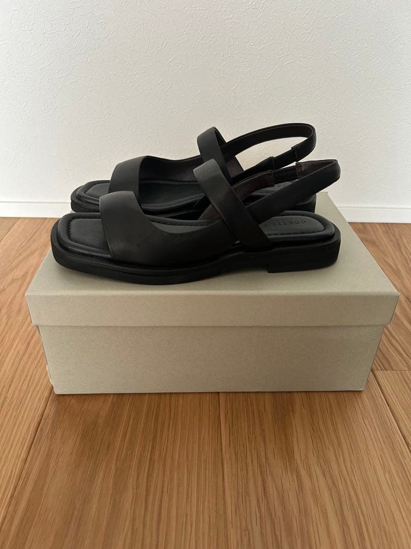 新品　オデットエオディール　インサイドセパレートソフトサンダル　ブラック23.0