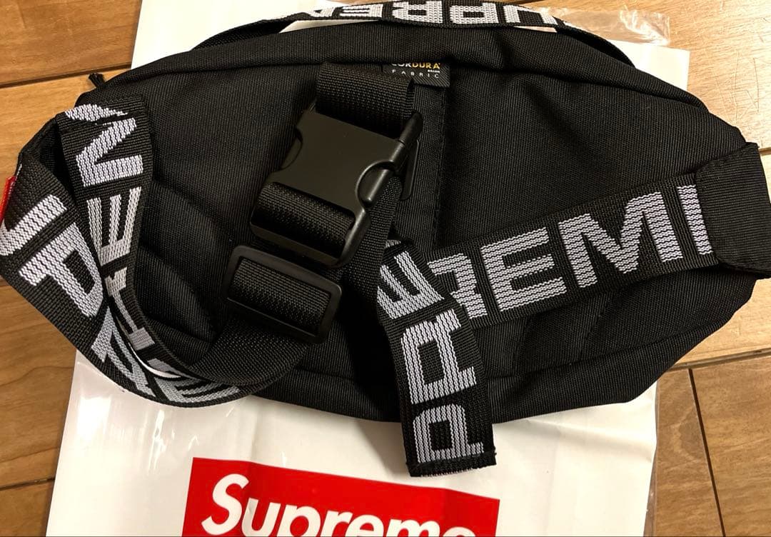 Supreme supreme SUPREME ボディバッグ　ウエストバッグ