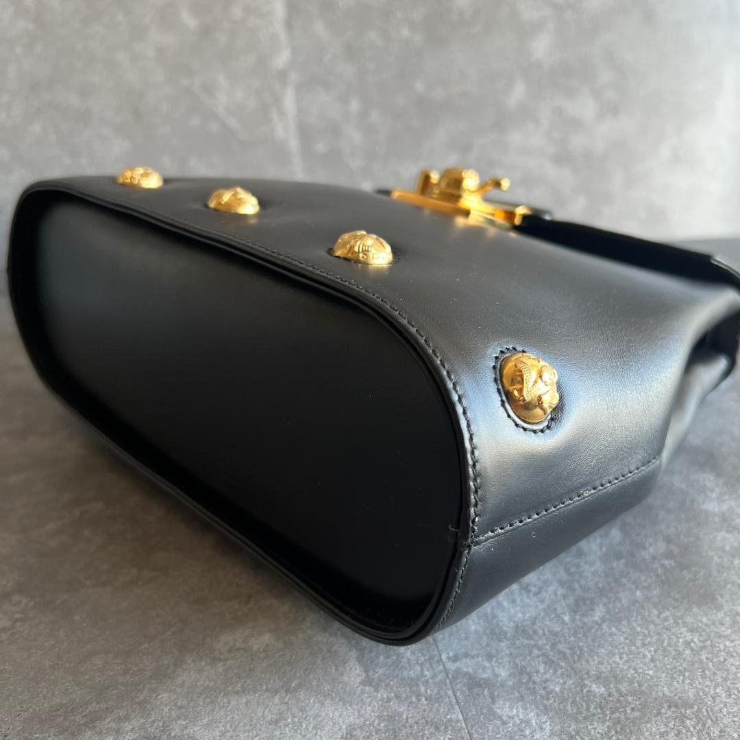 ⭐️Salvatore Ferragamo⭐️フェラガモ パンプス金具