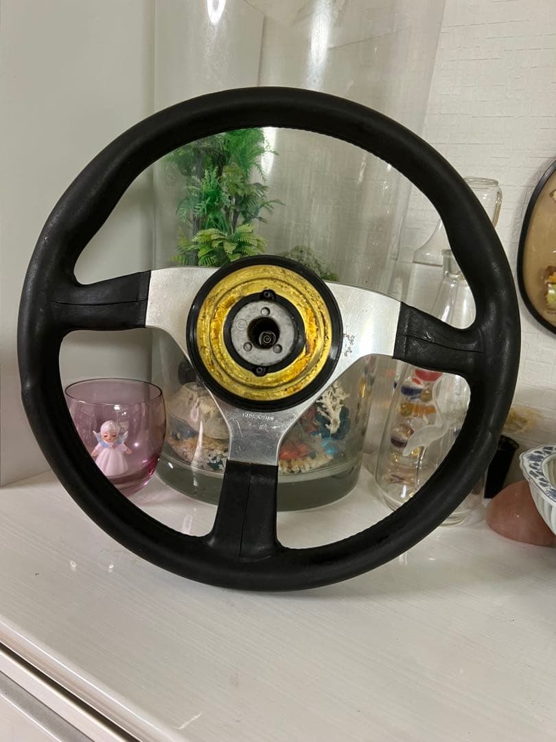 希少品！激安送料込‼️ フェラーリ ステアリング 跳ね馬マーク/イタリア製