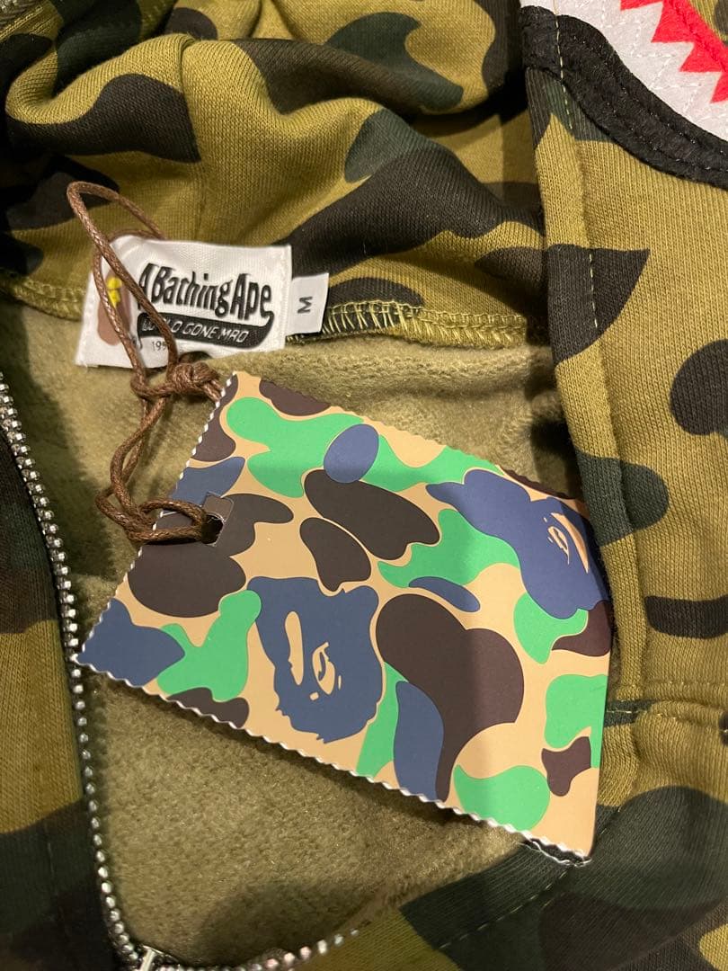 A BATHING APE SHARK パーカー M 新品未使用