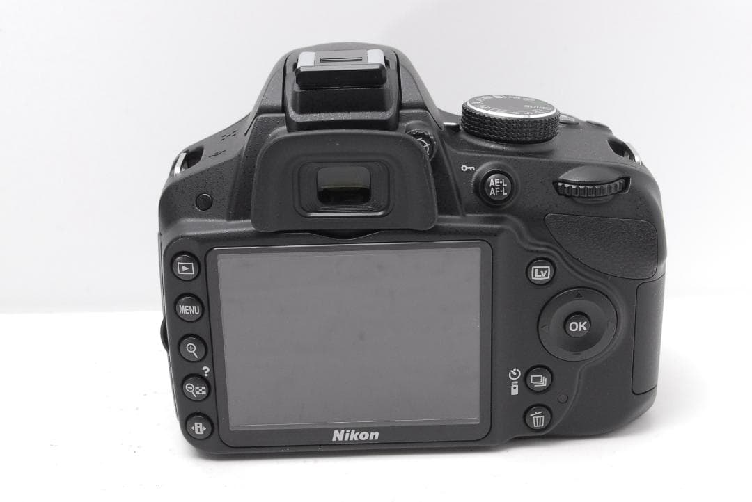 【ショット数４５１枚】Nikon D3200　スマホ転送　使用感少美品　動画OK