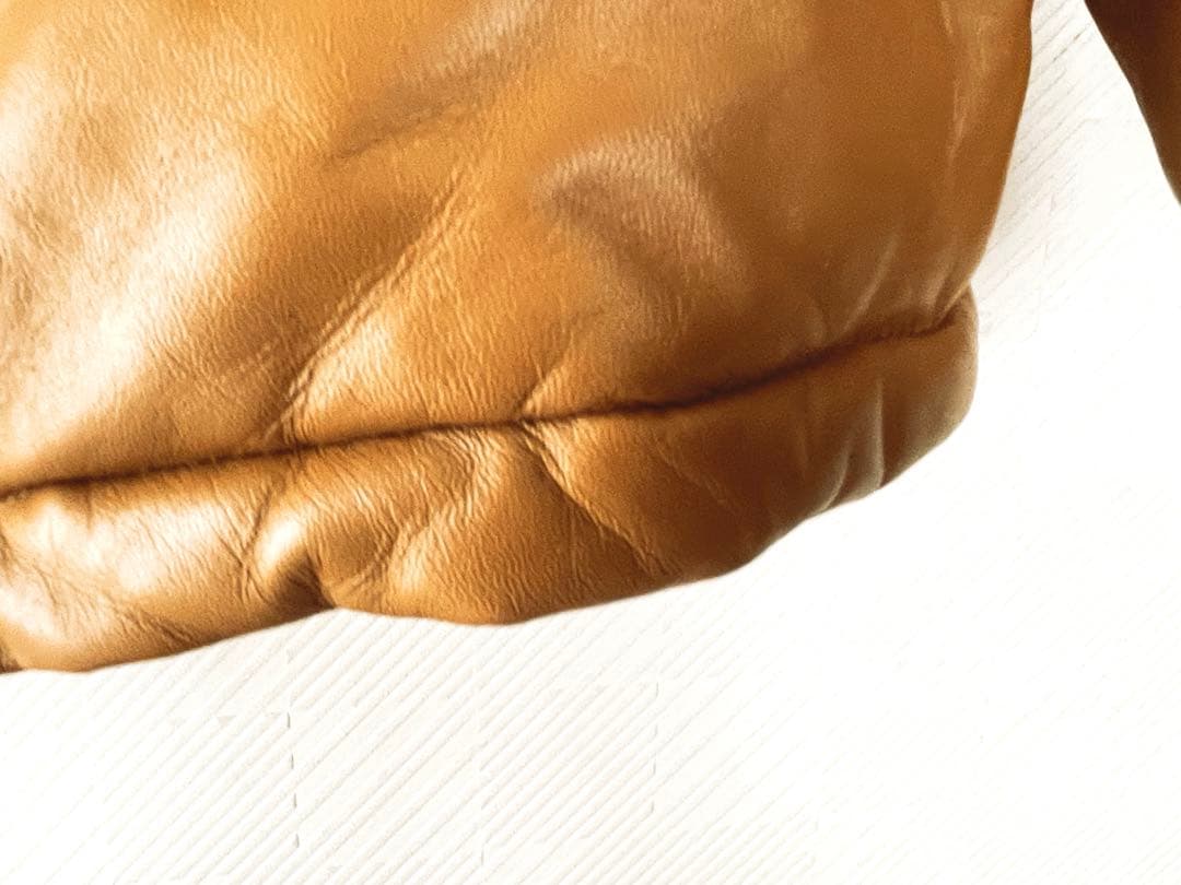 大幅値下　試着のみ　新品同様　羊レザーダウンジャケット Lサイズ　リブ袖