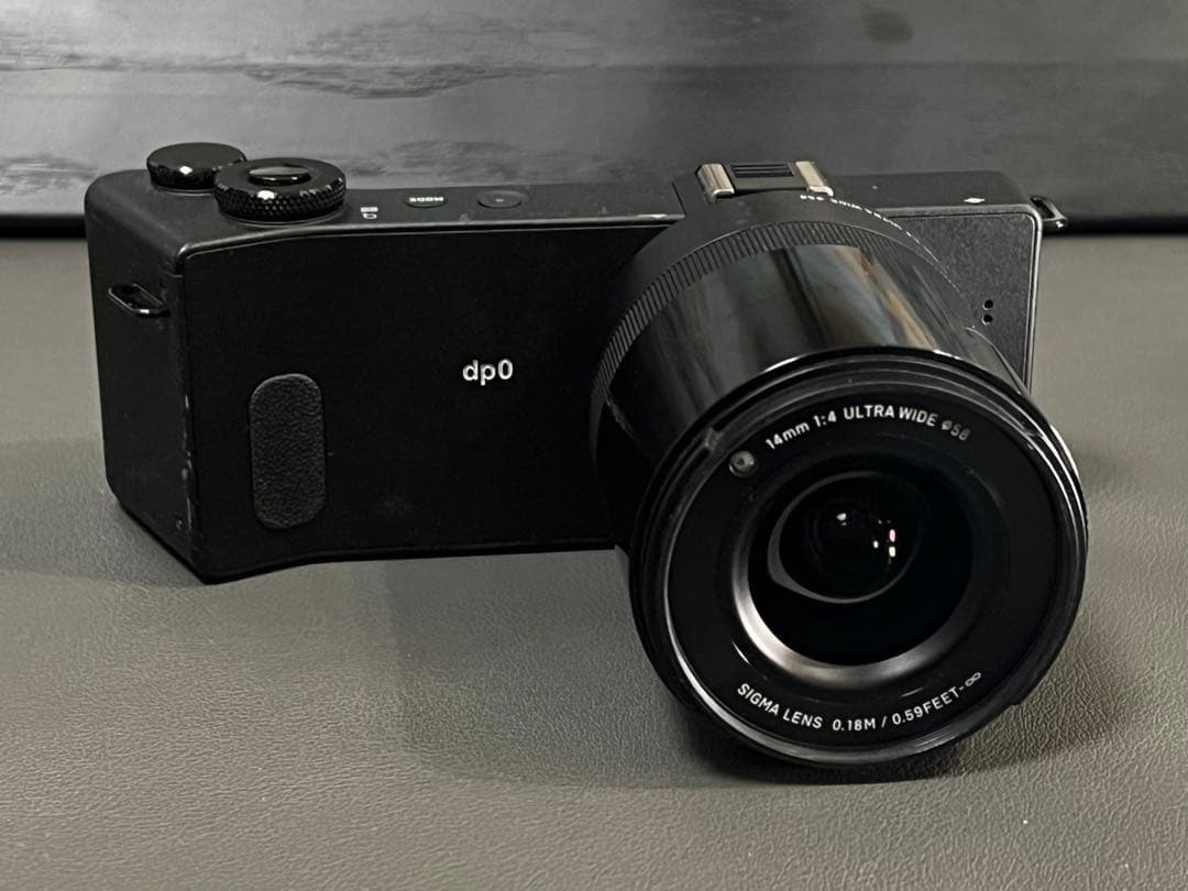 Sigma dp0 quattro Foveon X3 センサー