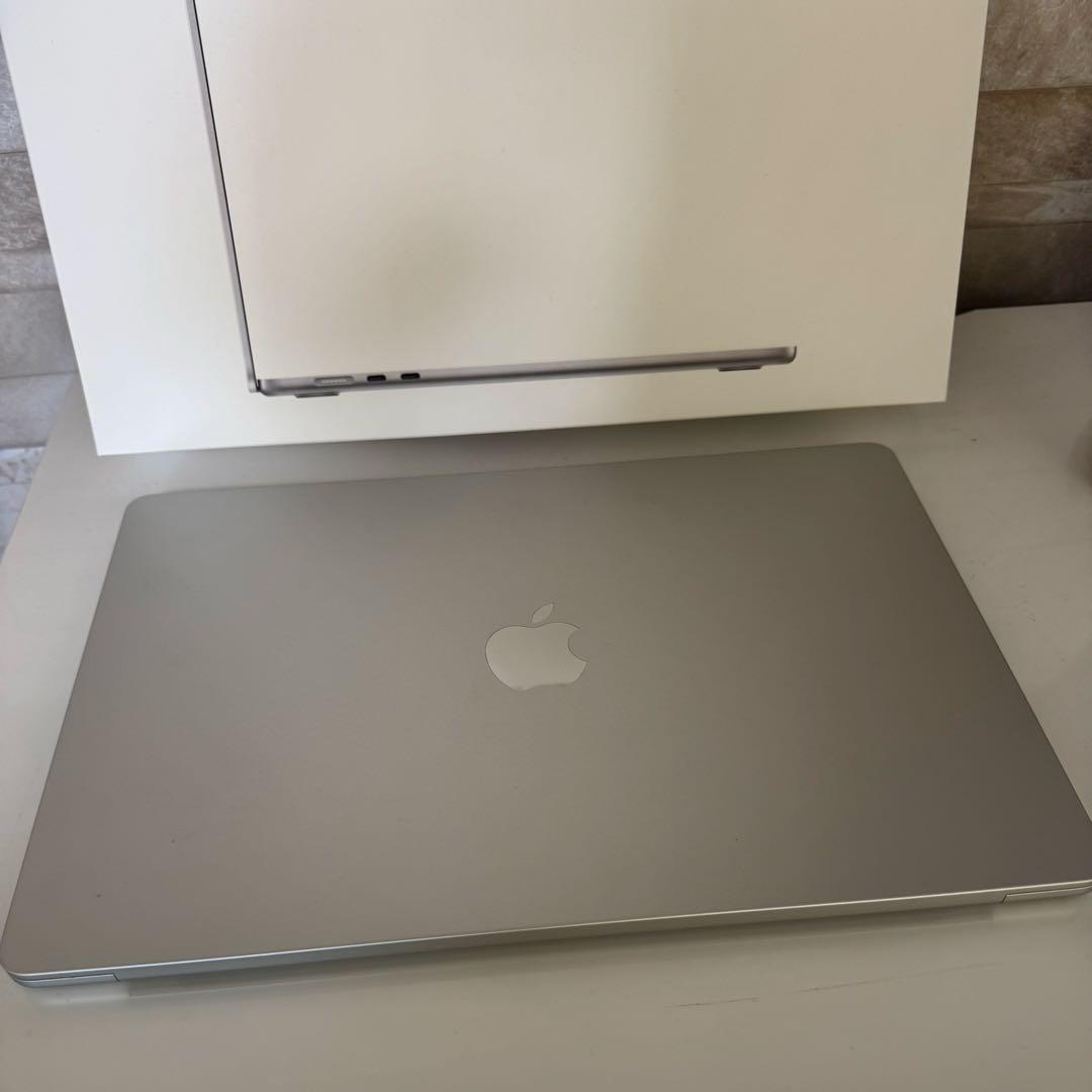 MacBook Air M3チップ搭載15インチ