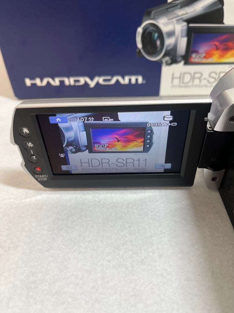 【極美品】ソニー SONY HDR-SR11 ビデオカメラ バッテリー2個付き