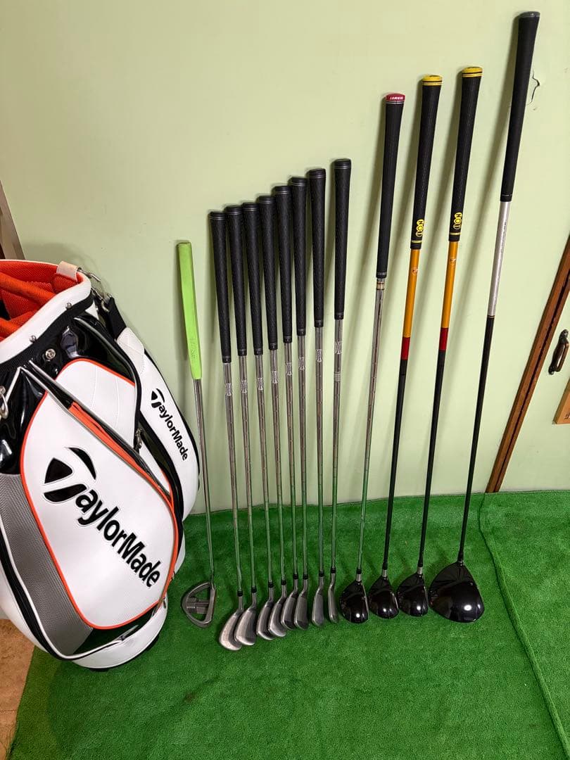 テーラーメイド　ゴルフセット　13本　キャディーバッグ付き