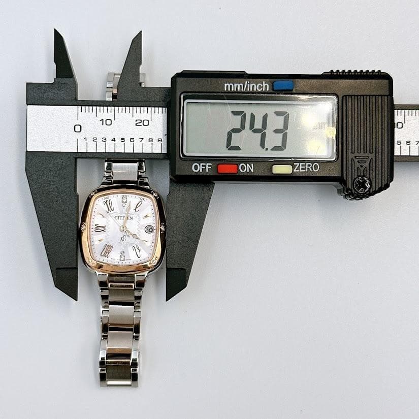 美品 シチズン クロスシー レディース腕時計 電波ソーラー ピンク スクエア