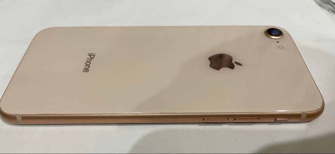 Apple iPhone 8 ゴールド 本体　64GB SIMロック解除済み