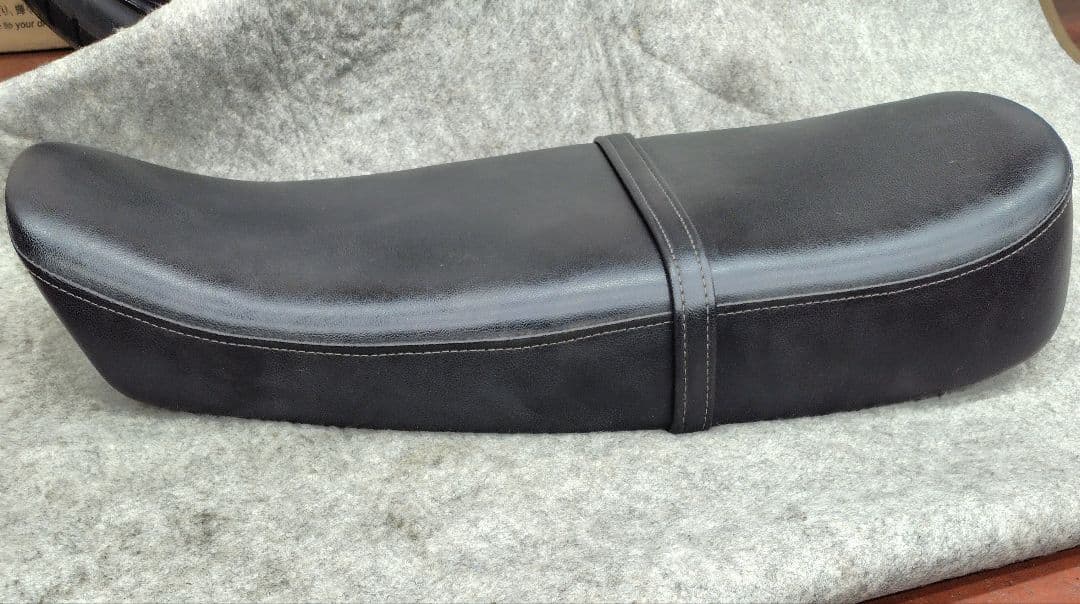 SR400 SR500 用カスタムシート　K&H ワケあり　キャブ車用