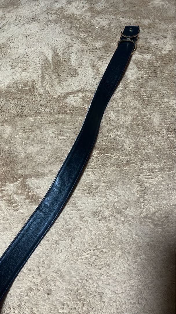 Christian Dior ロゴベルト