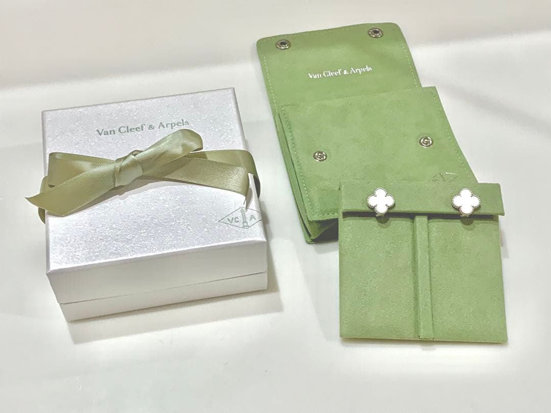 Van Cleef & Arpels ピアス・イヤリングケース