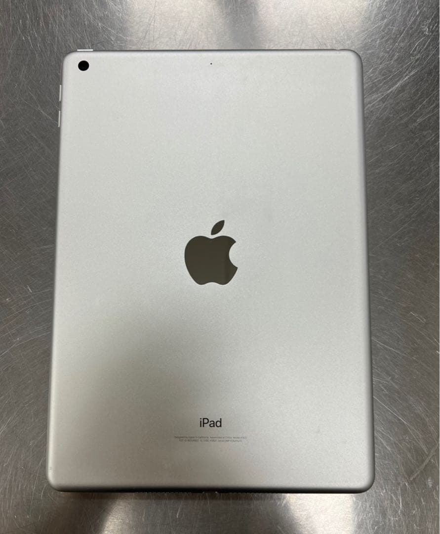 Apple iPad シルバー 本体 ②