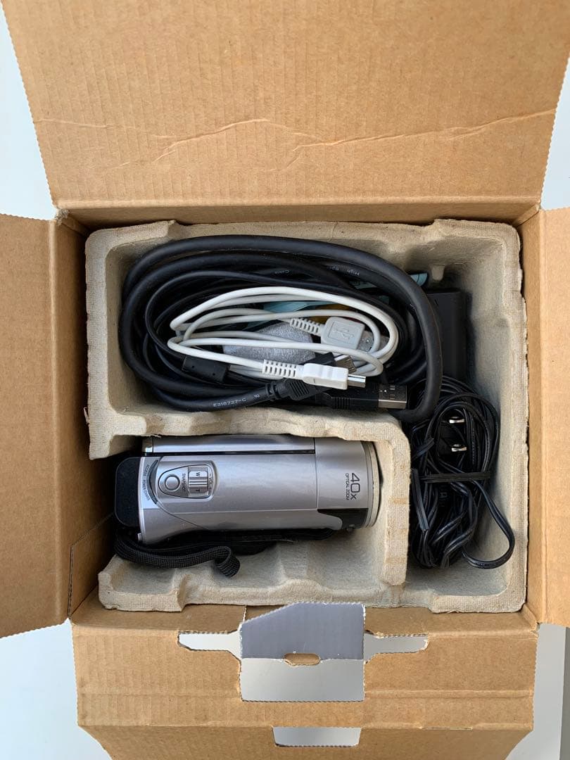 JVC Everio GZ-HM690 ビデオカメラ 本体