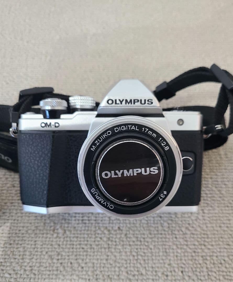 OLYMPUS E-M10MarkⅡ 本体・レンズ2点・付属品つき