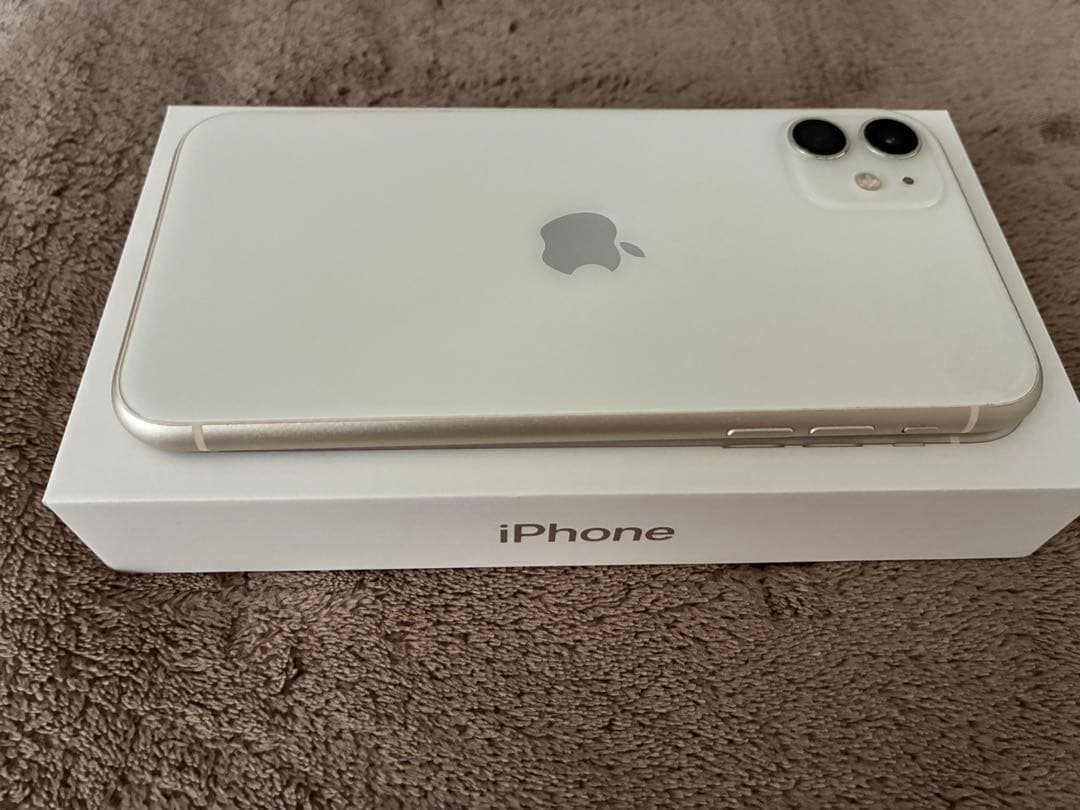 Apple iPhone 11 ホワイト 本体