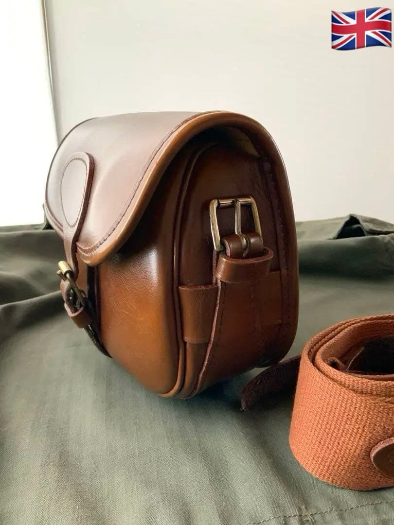 英国ミルナー 社製　本格的な本革カートリッジ(散弾/アモ)ショルダーバッグ