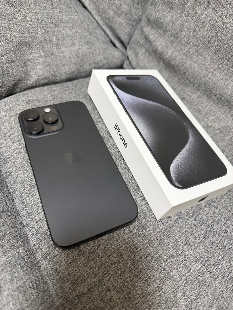 iPhone 15 Pro Max ブラックチタニウム 256GB