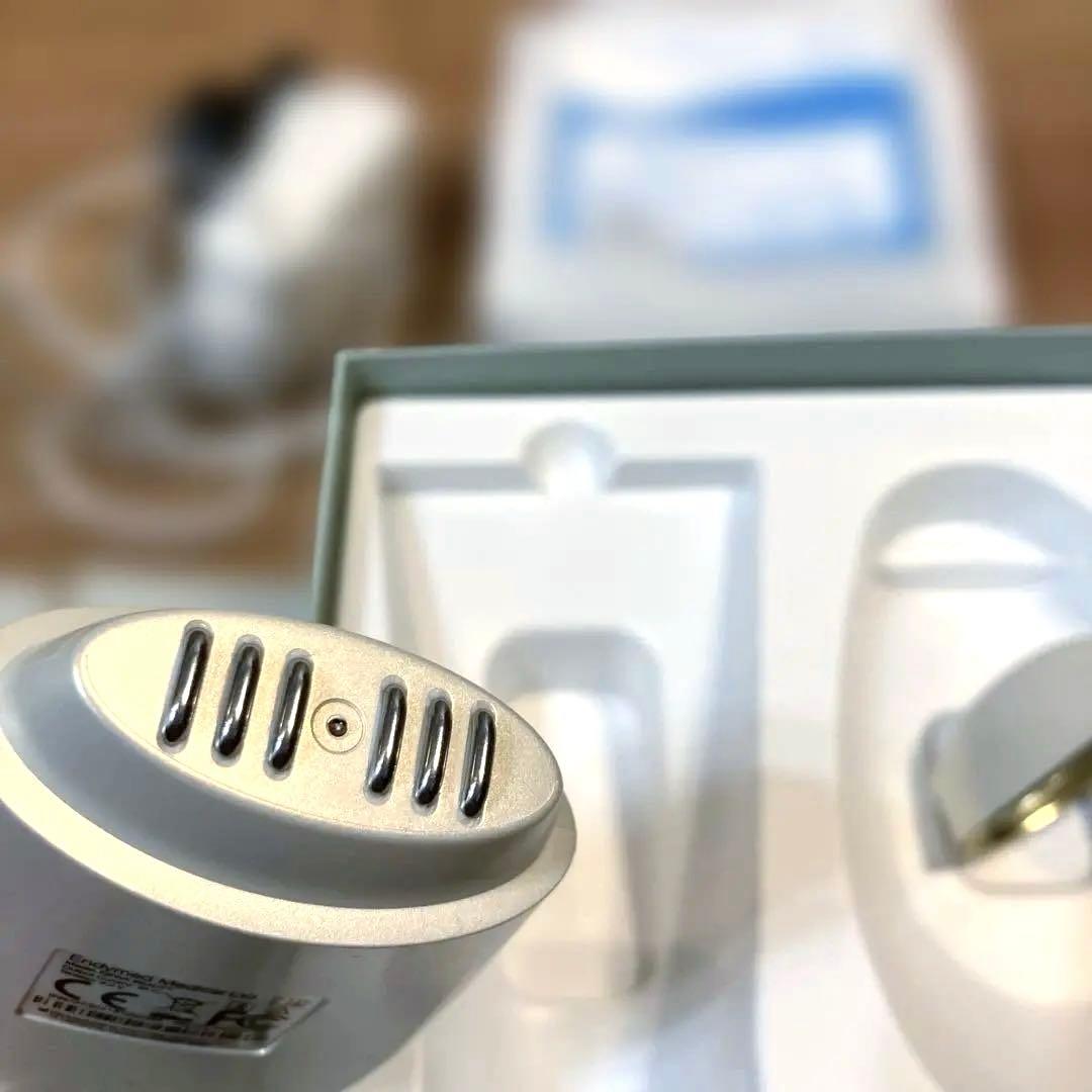 NEWA リフト 美顔器　ポーチ未使用