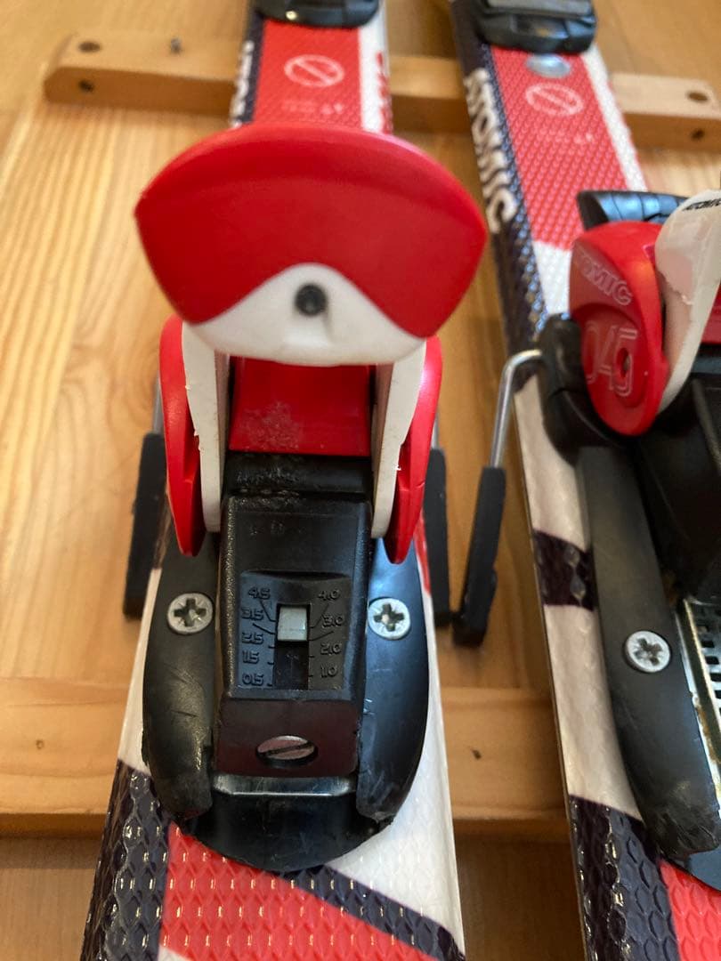 さっつじ　スキー板　ポール付き　ATOMIC製