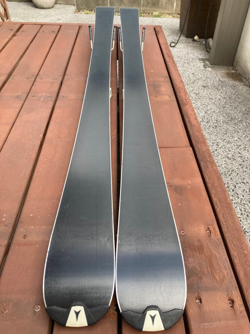 さっつじ　スキー板　ポール付き　ATOMIC製