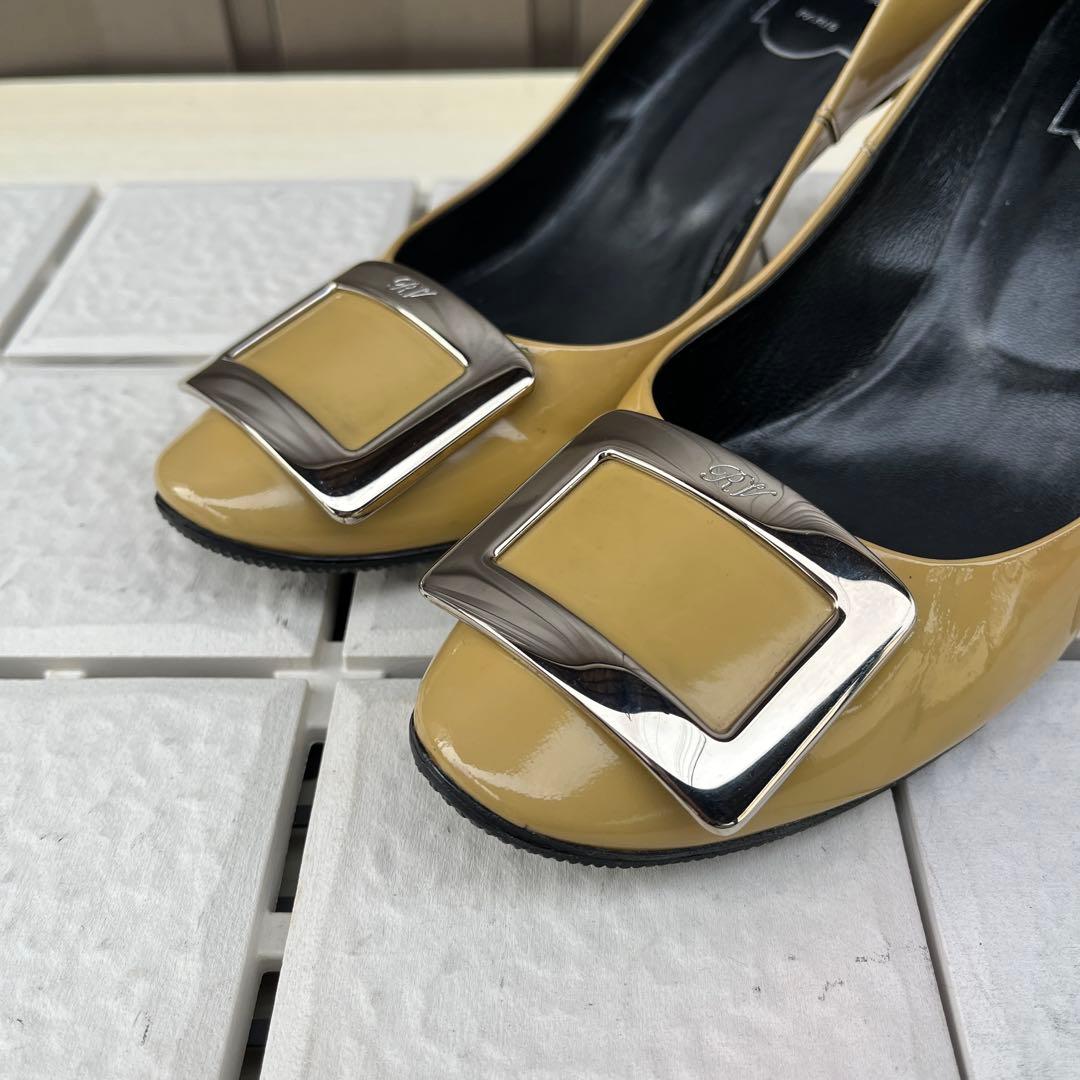 37 ROGER VIVIER 絵馬メル　パンプス　ベージュ　24