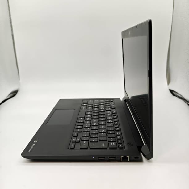 第11世代 i7 フルHD 美品 13 ダイナブック SSD512GB オフィス