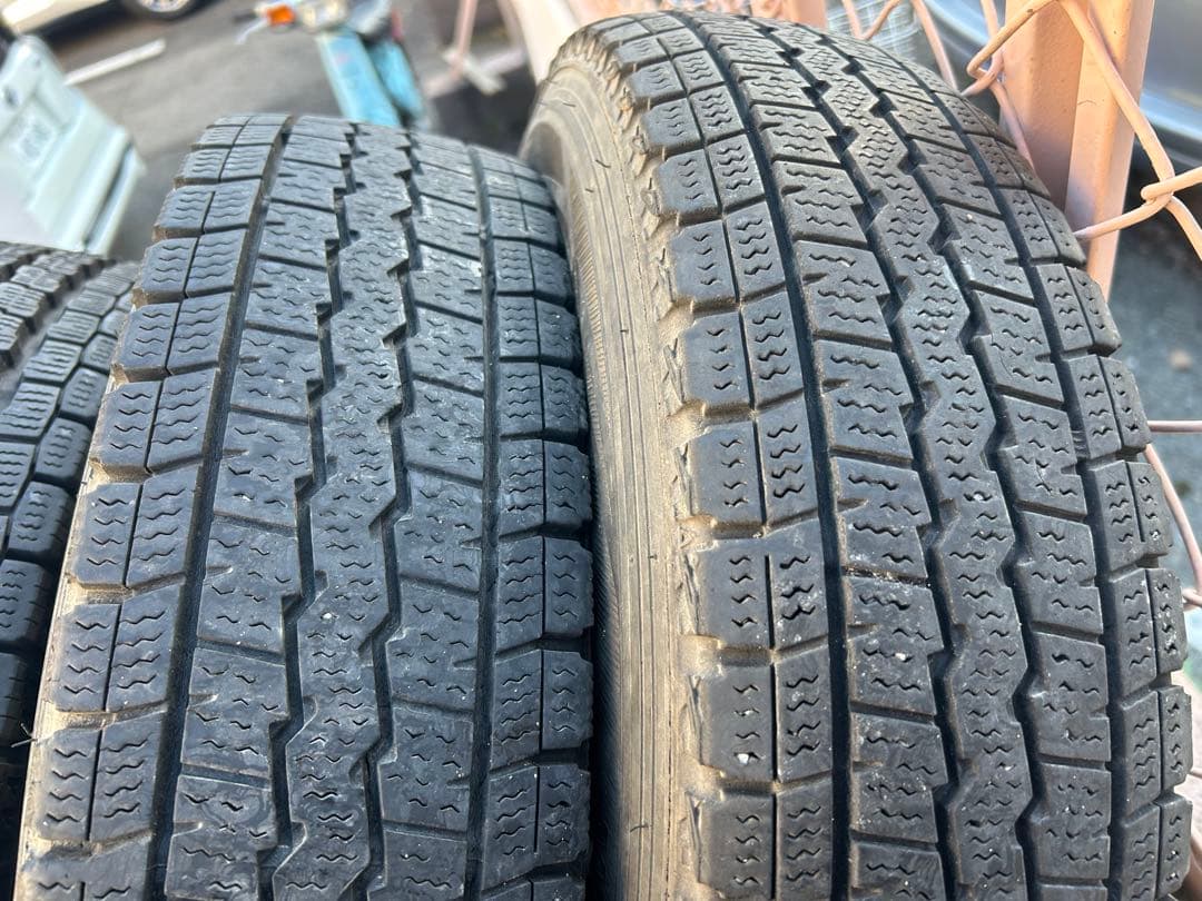 軽バン　軽自動車　12インチ スタッドレスタイヤ ホイールセット