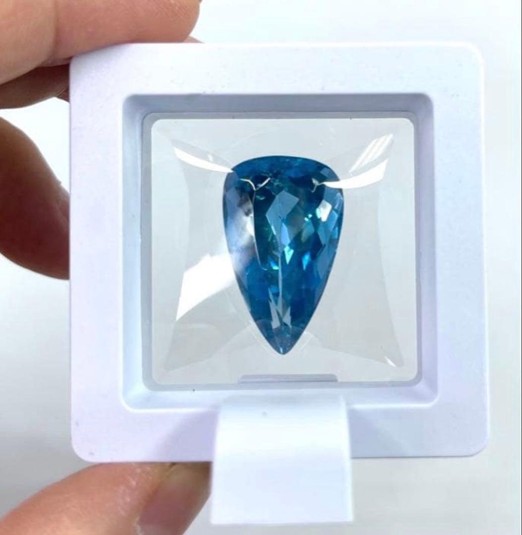 専用　宝石ルース　【希少な特大！最高品質ペアシェープ】天然ロンドンブルートパーズ