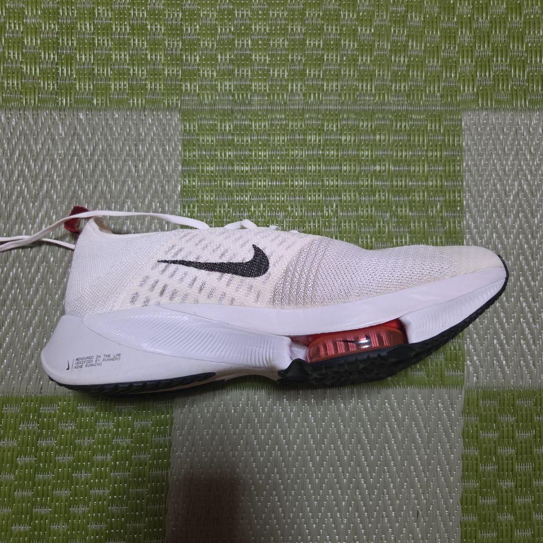 【販売終了モデル】ナイキ エア ズーム テンポ ネクスト％ フライニット