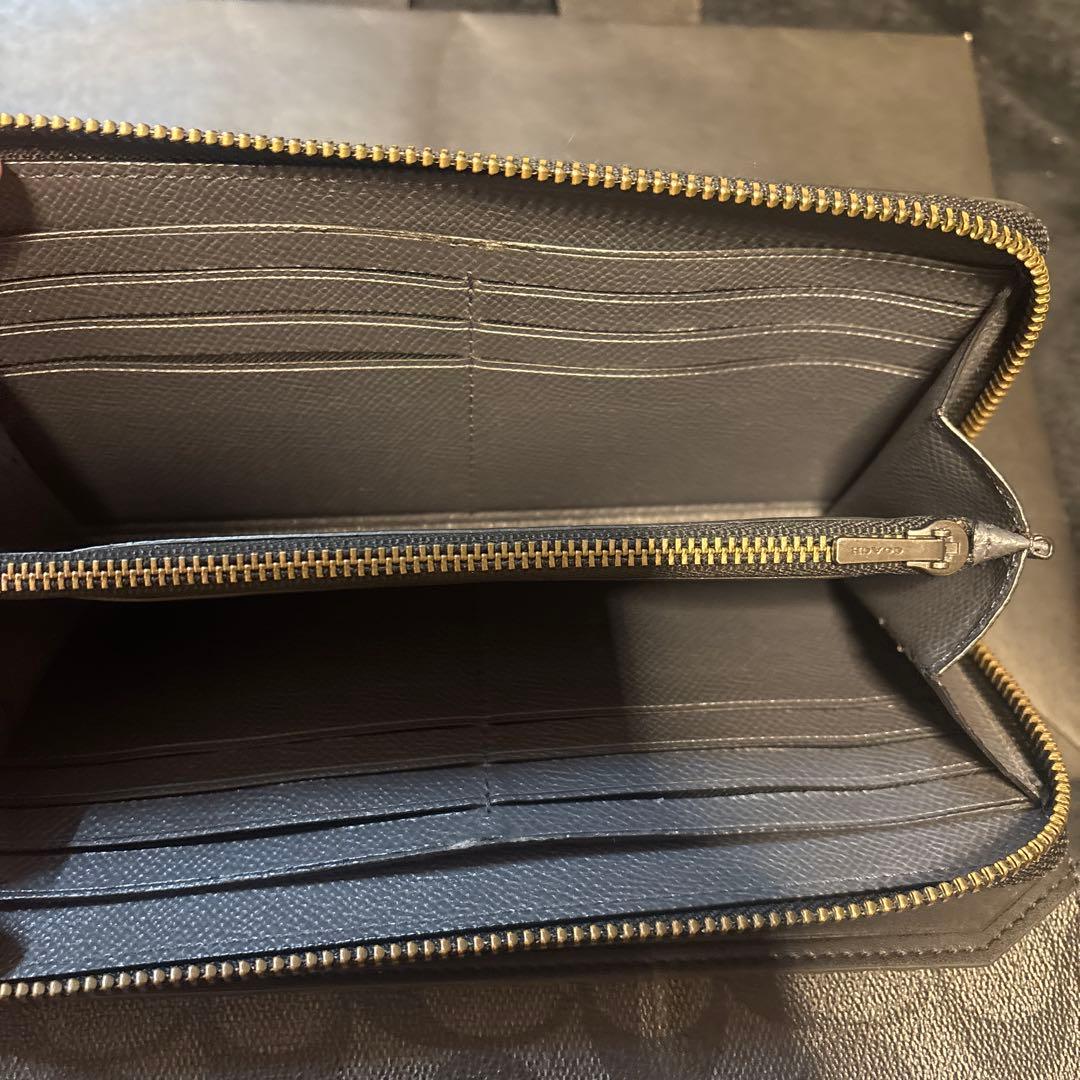 ゴ*ン様 COACH 型押しロゴ ブラック長財布