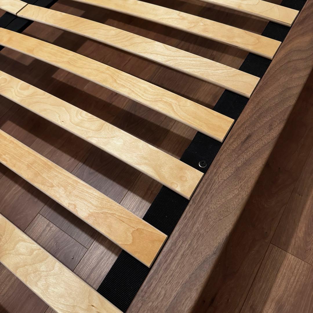 【リボん】無印良品ダブルベッドフレーム & エマスリープマットレス