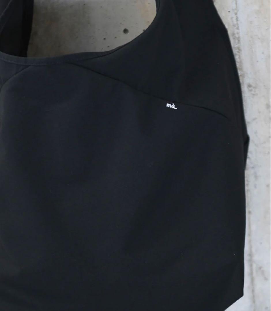 mù_ POSTMAN BAG BLACK