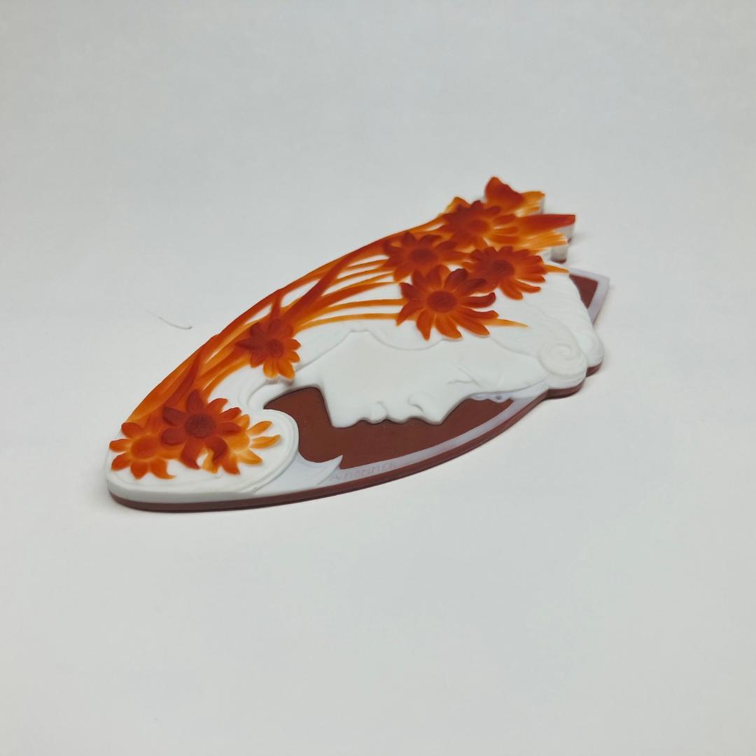 大胆な図柄のストーンカメオ#642