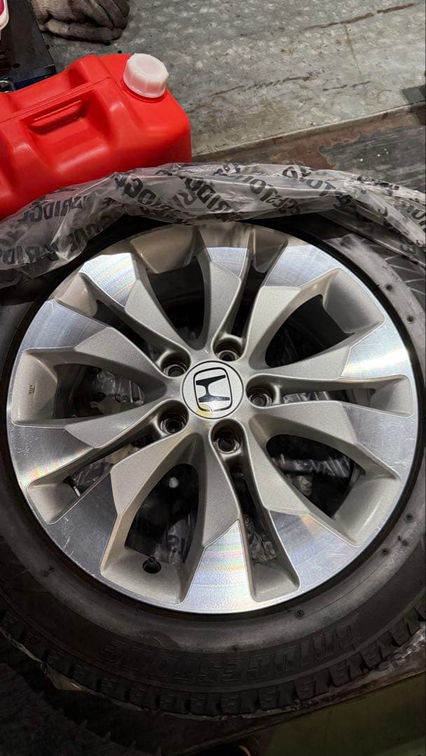 特価 オデッセイアルミスタッドレス4本セット　215/55/17ホンダ純正アルミ