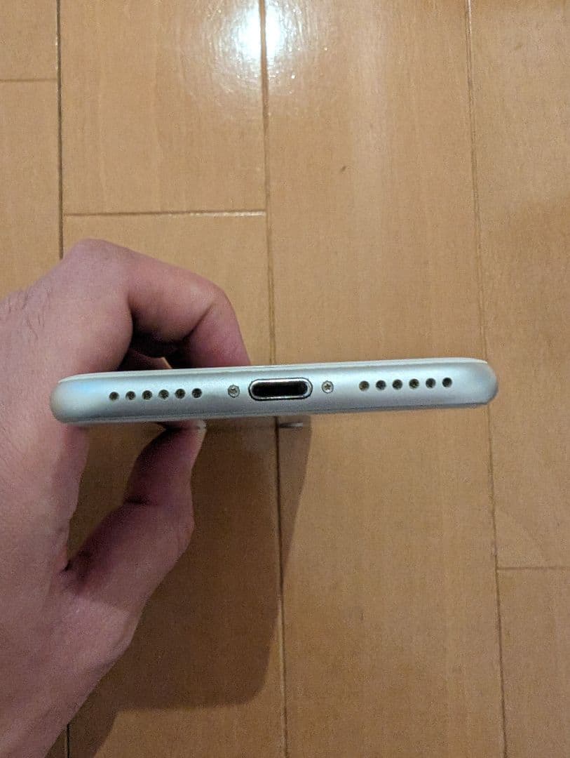 iPhone8 シルバー　64GB SIMフリー