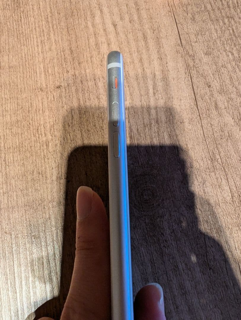 iPhone8 シルバー　64GB SIMフリー